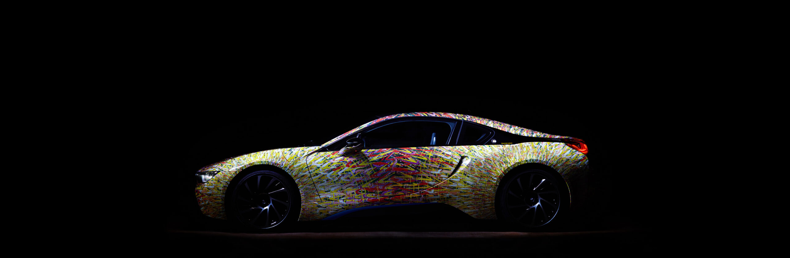 La BMW i8 incontra Giacomo Balla