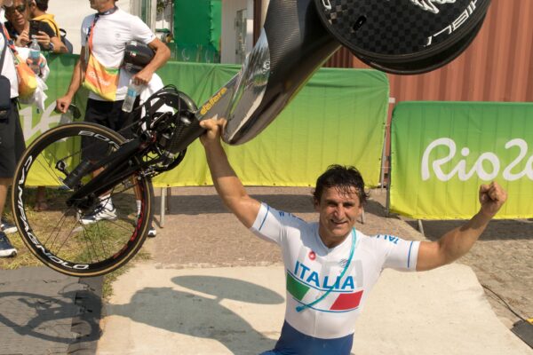Uno Zanardi tutto d'oro