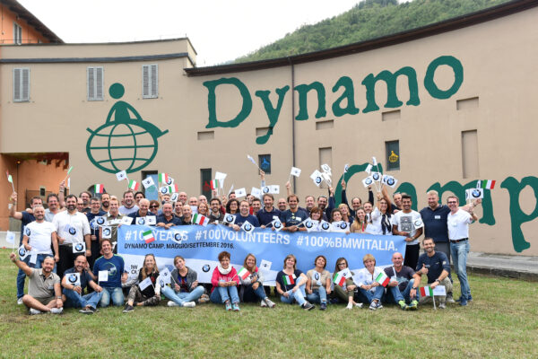 100 volontari BMW al DYnamo Camp