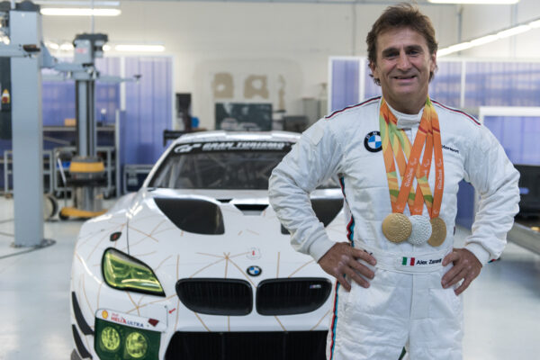 Alex Zanardi torna in pista