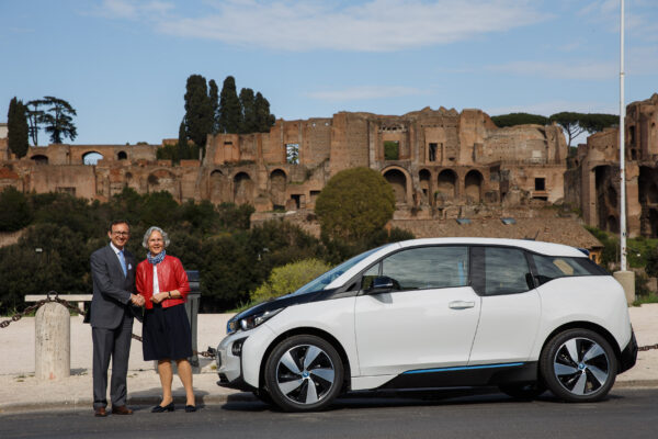 Una BMW i3 per l'Ambasciatore tedesco in Italia