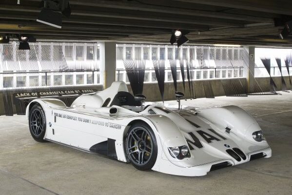 Bmw Italia partner della XIX Milanesiana. Per la prima volta in Italia la Art car di Jenny Holzer