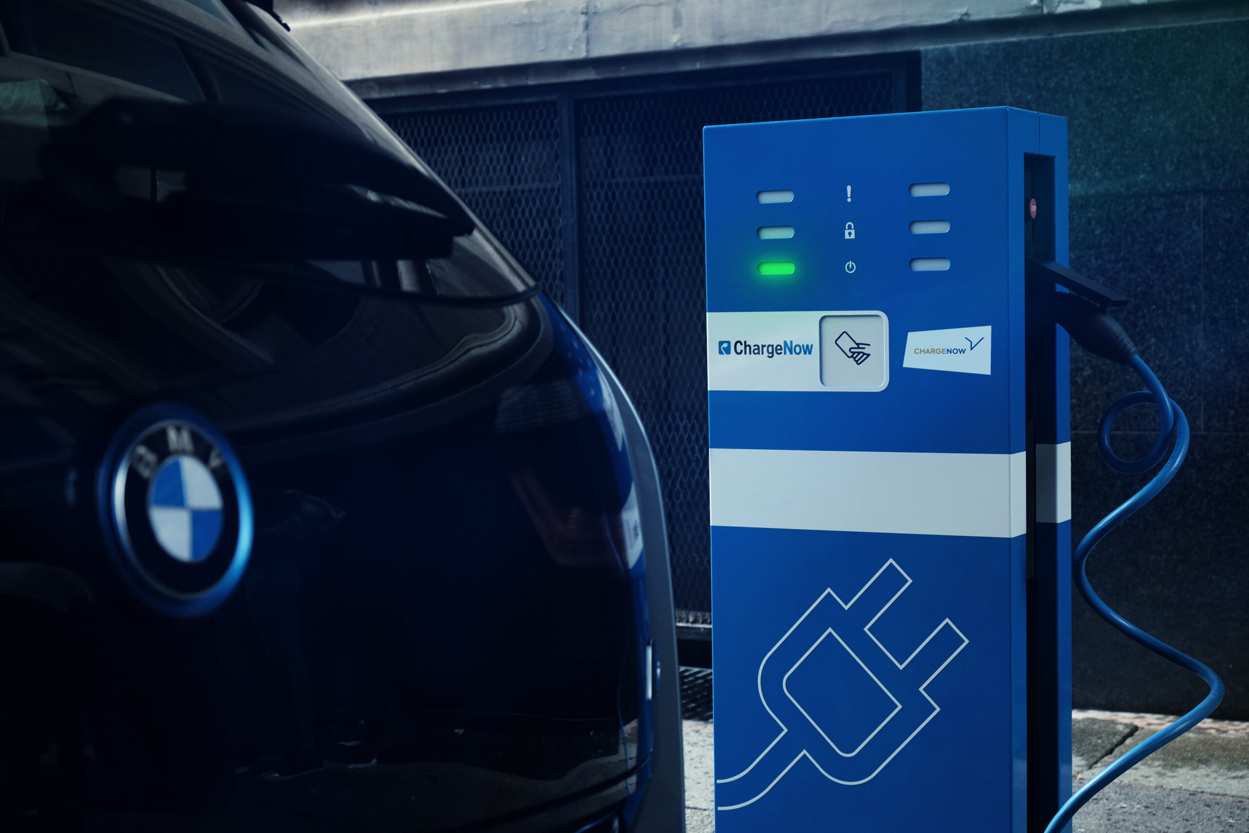 Con ChargeNow si può caricare la propria auto in 2.800 punti in Italia