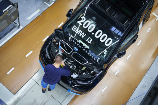 BMW festeggia 200mila BMWi3 elettriche prodotte a Lipsia